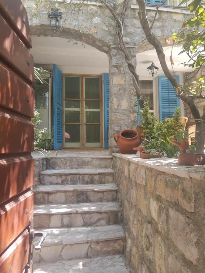 Sea-Side Old Stone Villa With A Private Garden Будва Экстерьер фото